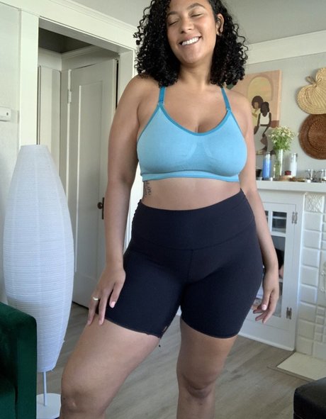 Dreamyriri nice model picture