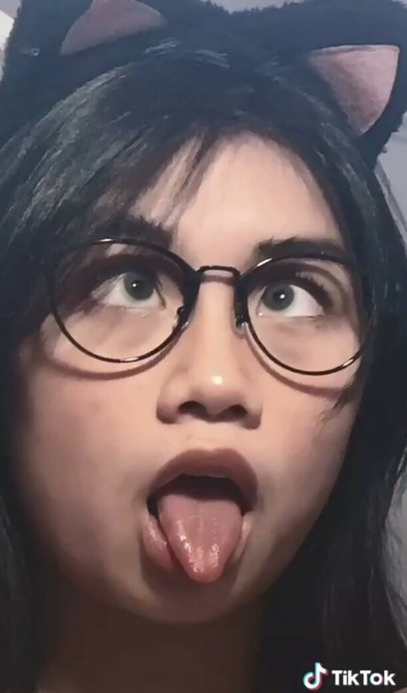 Vi haiyenn naked actress photos