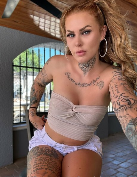 Thefemalebossofficial high quality star pic