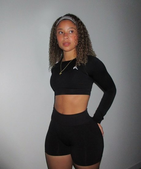 The Learmann Twins model perfect img