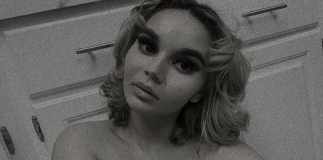 european onlyfans sexy nudes picture