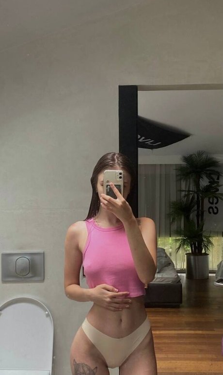 crysstail pornstar pretty pics