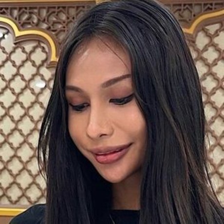 Somonnn model sexy picture