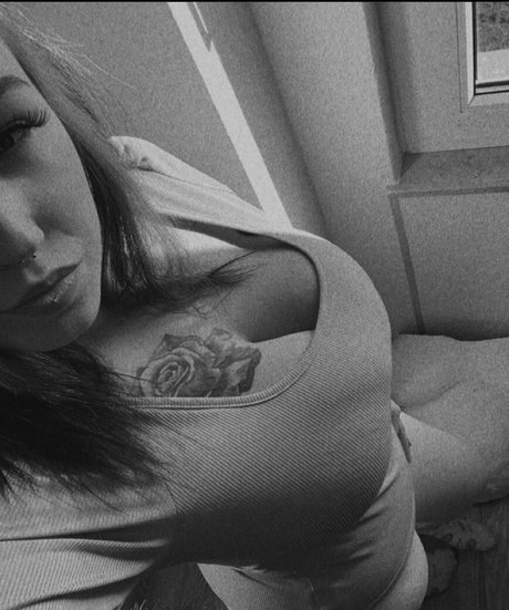 blonde wife onlyfans exclusive galleries