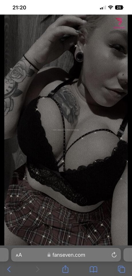 Van sen naked actress images