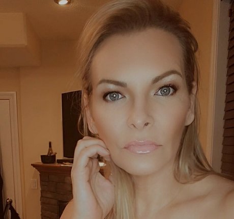 Goddess Kathena pretty star pic