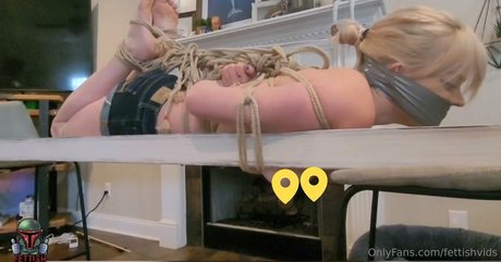 fettishvids exclusive model images