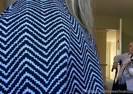 peachvanilla pornstar naked photo
