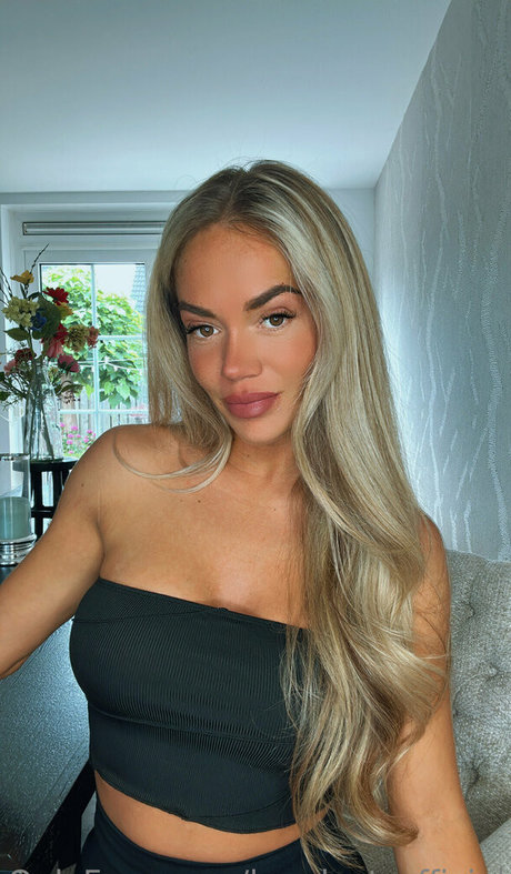 busty solo onlyfans hot sexy picture