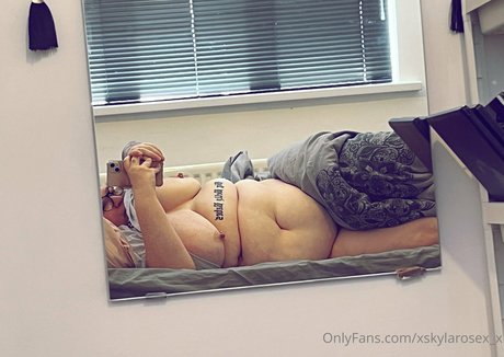 xskylarosex x xxx actress gallery