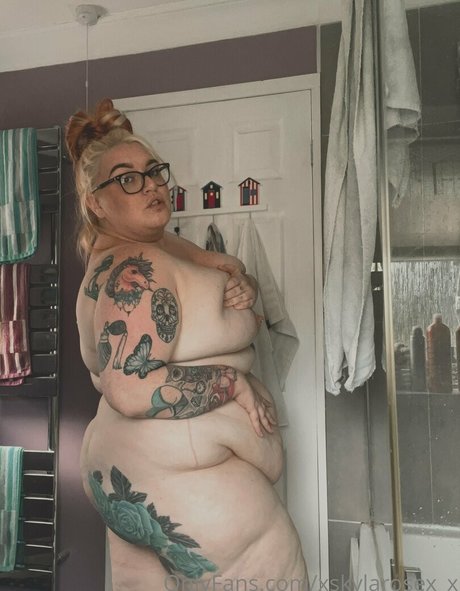 xskylarosex x erotic actress gallery