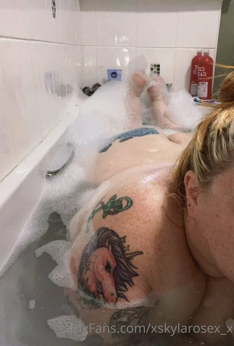 xskylarosex x pornstar free img