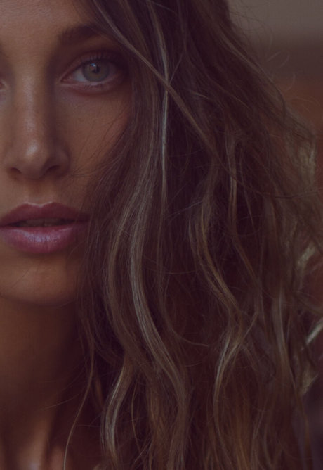 Miacbell naked star images