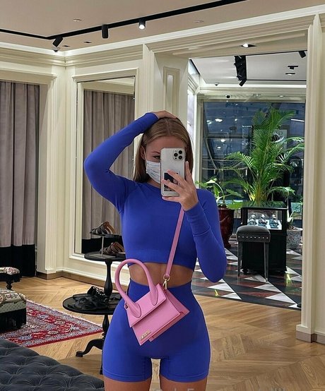 elllleeee model hd photo