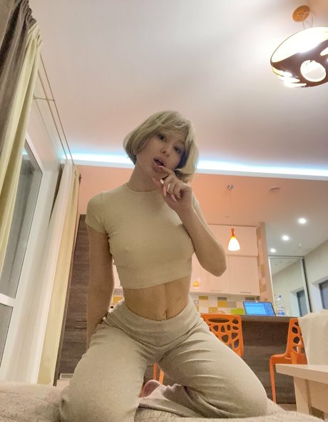 elllleeee hd actress picture