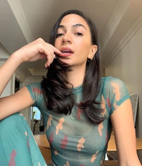 Natalee Linez erotic model photos