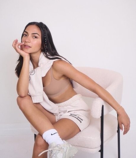 Natalee Linez model beautiful picture