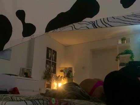 Courtney Williamson exclusive model img