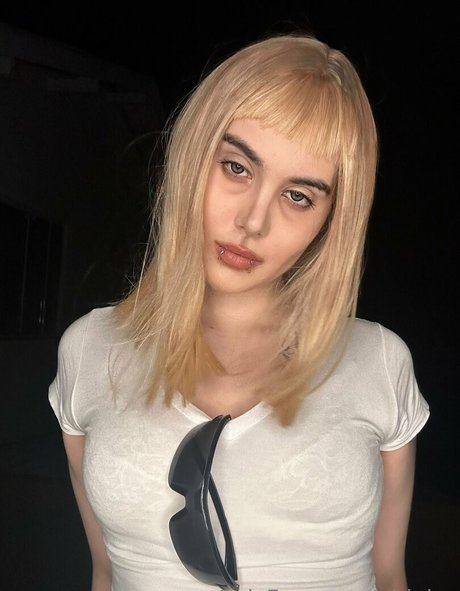 teen solo onlyfans beautiful picture