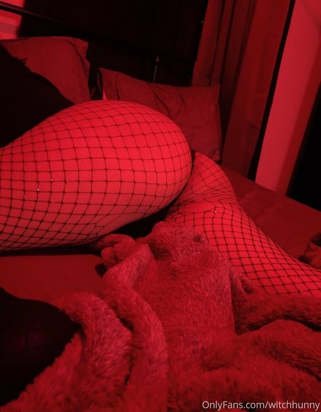 witchhunny pornographic actress photos