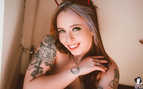 Adistoker xxx star pics