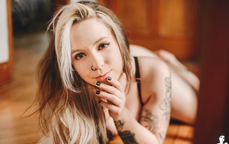 Adistoker art actress img