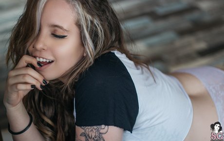 Adistoker star xxx pics