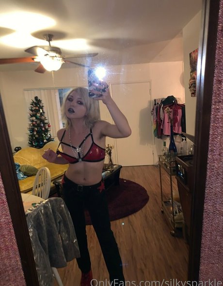 Paris Sun sexy star photos