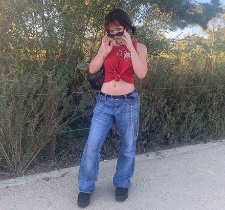 Paris Sun star pornographic images