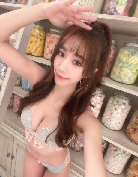 asian cheerleader onlyfans beautiful naked image