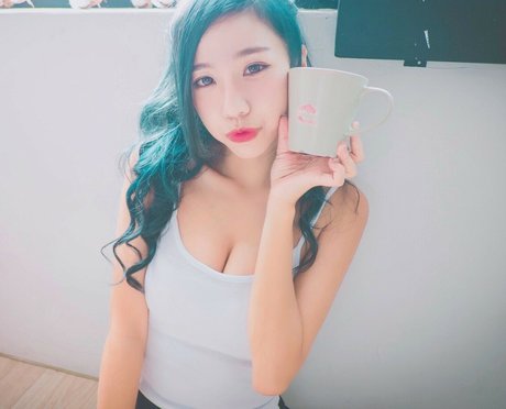 british blonde onlyfans xxx picture