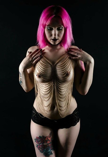 Midnight Mary free pornstar photos