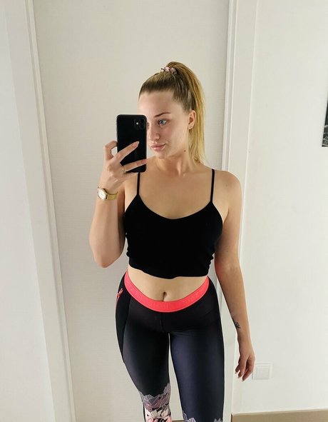 army milf onlyfans pornographic images