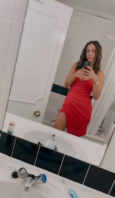 SexiestGilf high quality model image