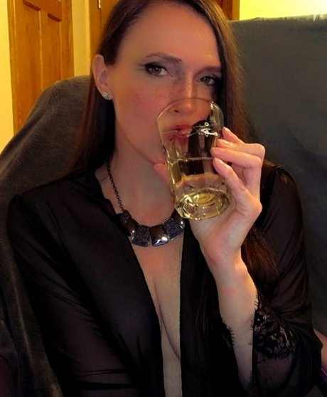 Molly Nova perfect pornstar img