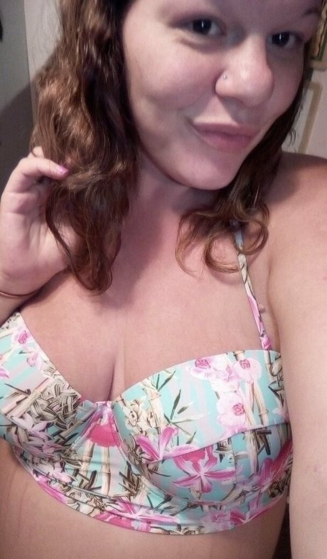 mama is naughtyfree exclusive star pictures