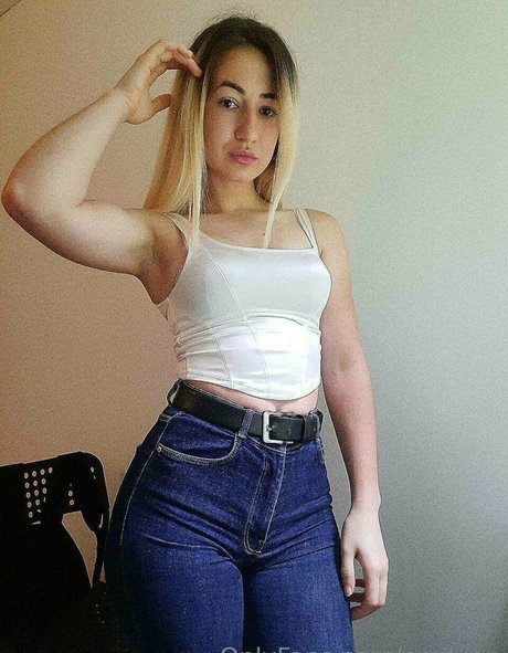 emilyon model naked photos