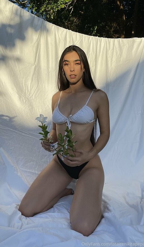 latairepepi art actress pic