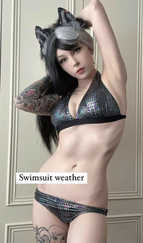 Ember Wolf star hot picture