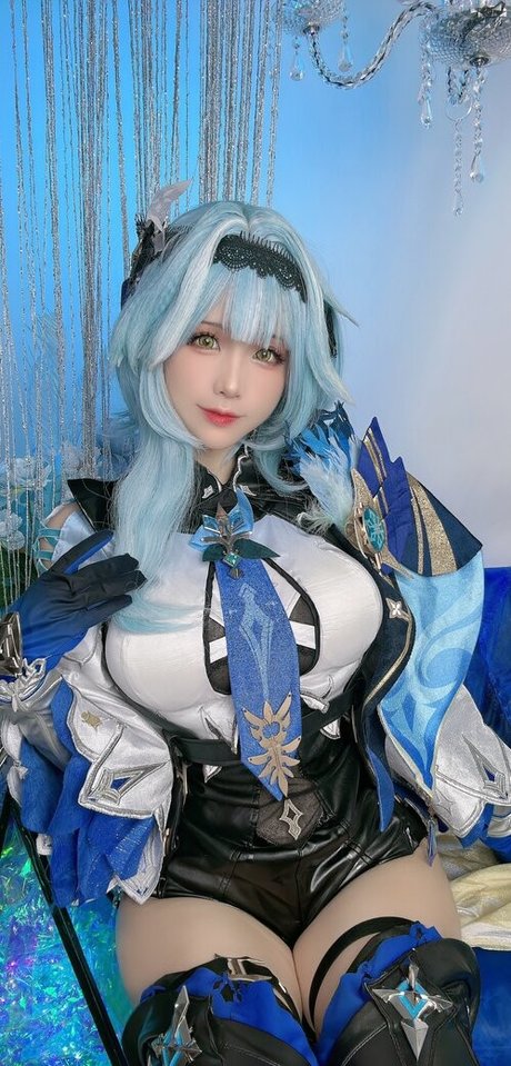 Mikomikoww nude model images