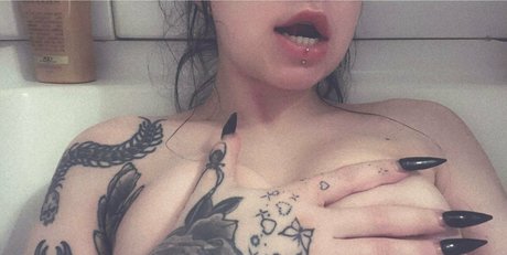 lookatdatgurl model adult pic