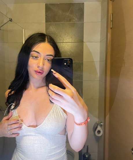 nidakhan erotic star photo