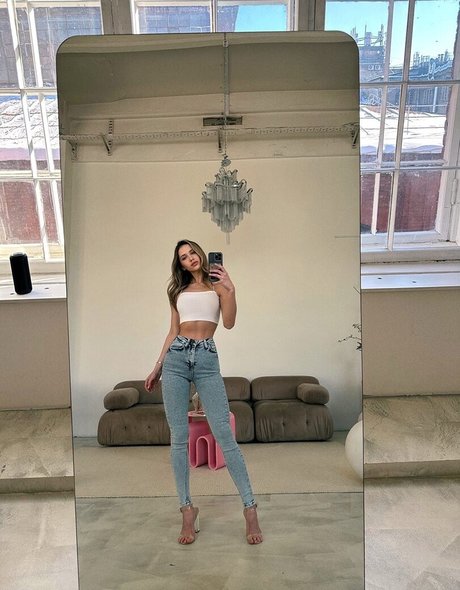 blonde babe onlyfans adult gallery