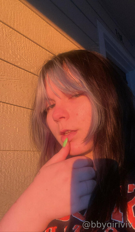 bbygirlviv xxx model photo