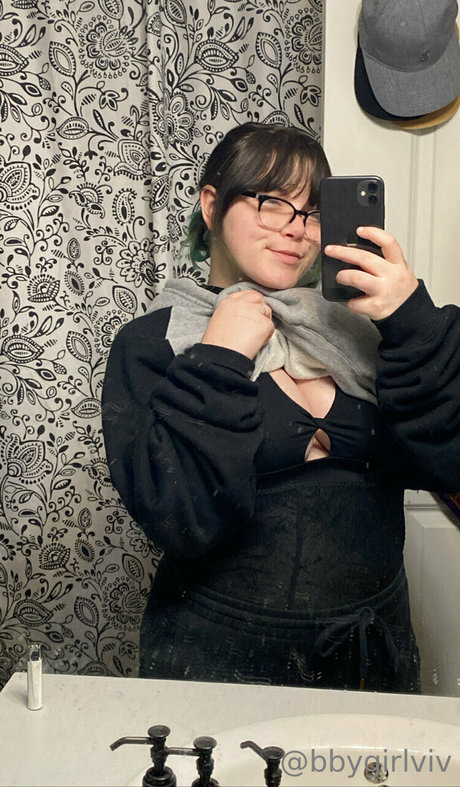 bbygirlviv high quality model pic