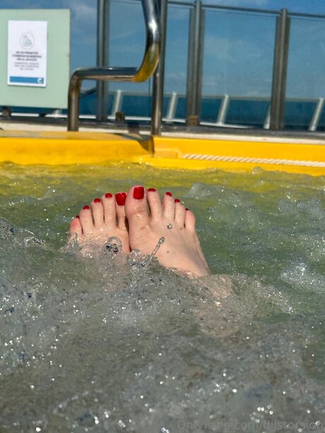 Diistorsion star porn pics