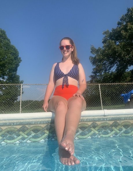 faithcfree nude model picture