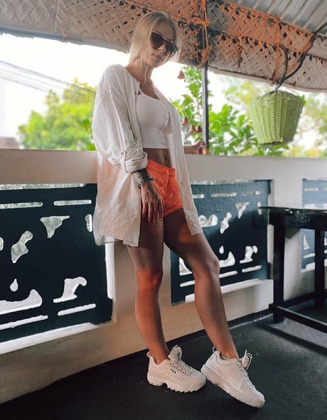 blonde babe onlyfans free sex images