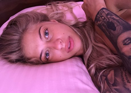 thiskindasnow model high quality archive