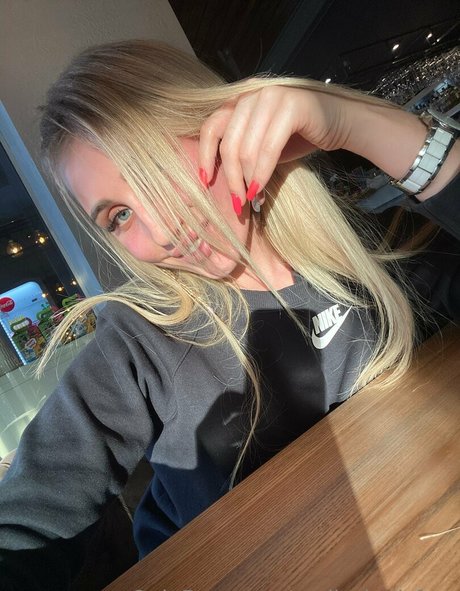 yourdarcy pornstar erotic picture